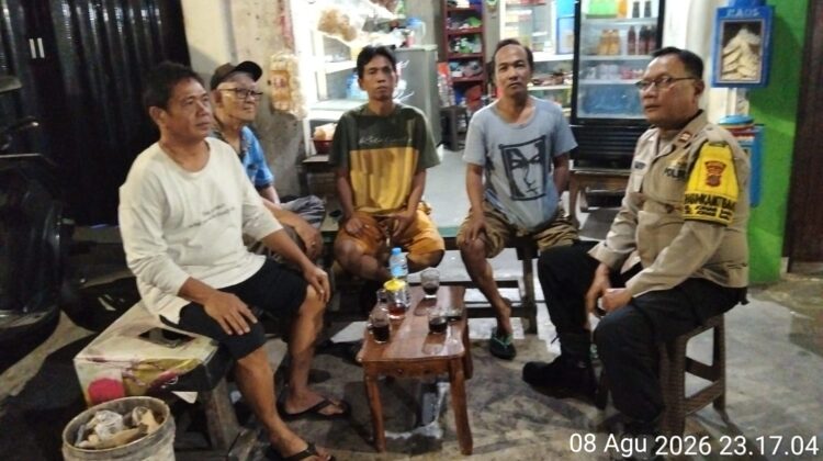 Jelang Tengah Malam, Kamtibmas RW 11 Johar Baru Diperkuat Bersama Warga