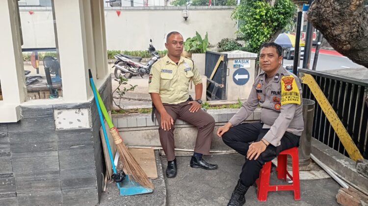 Polisi Patroli dan Sambangi Balai Warga dan Kantor Bank di Senen, Ingatkan Waspada Curanmor