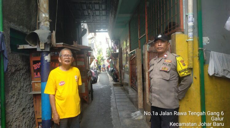 Bersama Ketua RW, Bhabinkamtibmas Galur Perkuat Kamtibmas Lewat Sambang dan Cooling System