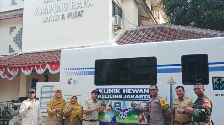 Pastikan Layanan Berjalan Lancar, Polsek Johar Baru Monitoring Klinik Hewan Keliling di Kampung Rawa