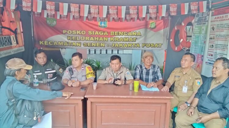 Warga Kramat Adukan Tetangga Buang Sampah di Depan Rumah, Bhabinkamtibmas Turun Tangan