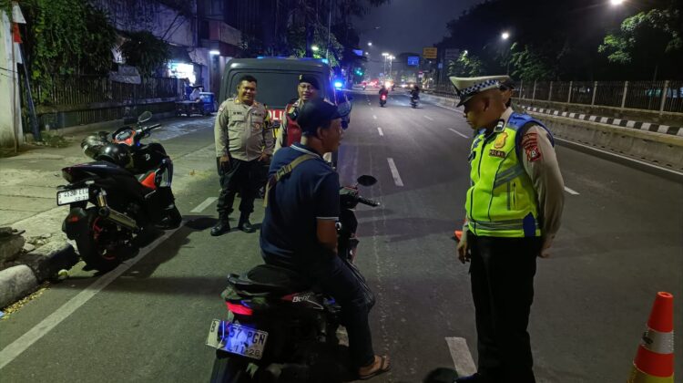Tengah Malam Jelang Dini Hari, Polsek Sawah Besar Gelar Operasi Cipta Kondisi Stasioner di Gunung Sahari Raya