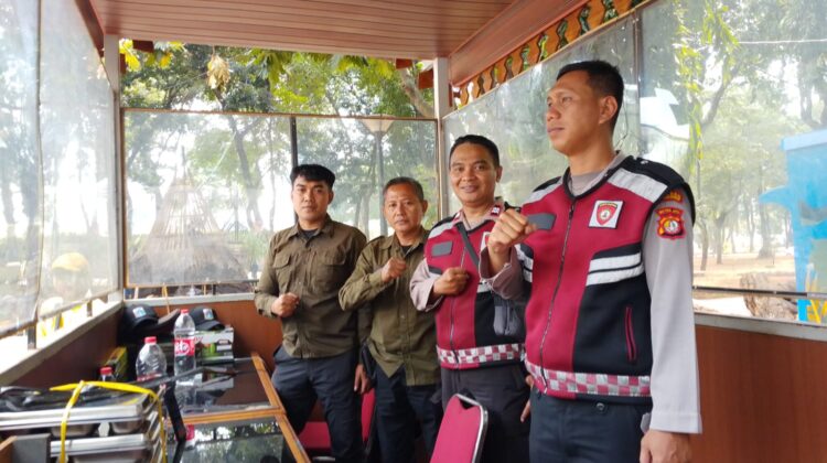 Cegah Curanmor dan Gangguan Kamtibmas Di Area Publik” Unit Samapta Lakukan Patroli Jalan Kaki di Lapangan Banteng