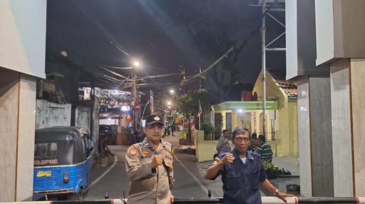Sambang Dinihari, Bhabinkamtibmas Pegangsaan Ajak Warga Perkuat Keamanan Lingkungan