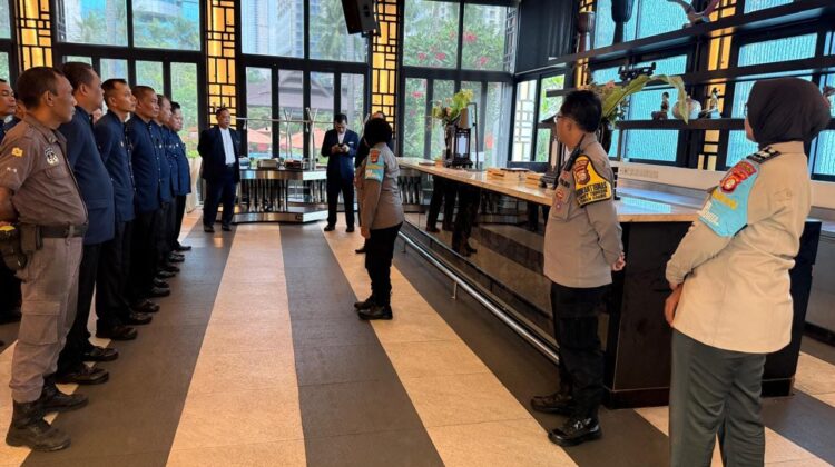 Polri Perkuat Sinergi Keamanan melalui Pembinaan Pam Swakarsa di Hotel Shangri-La Jakarta
