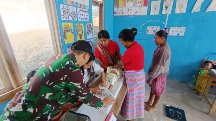 Satgas Yonarhanud 2 Kostrad Dukung Posyandu Lansia dan Balita di Perbatasan