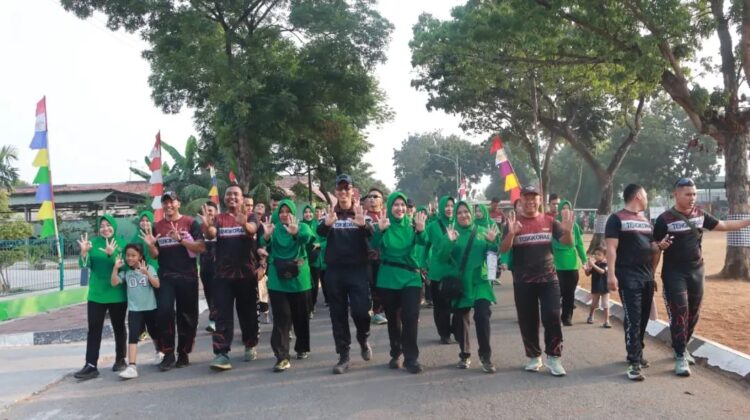 Olahraga Bersama, Prajurit dan Persit Yonif 305 Kostrad Pererat Kekompakan