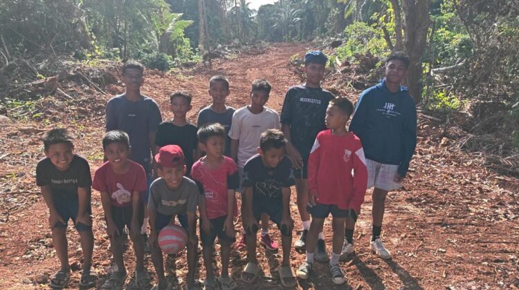 Jalan TMMD Buka Akses dan Ruang Aktivitas Positif Anak Muda Kepulauan Umbele