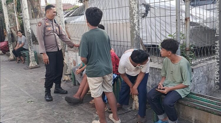 Kapolsubsektor Pegangsaan Patroli Perkuat Pengawasan, Cegah Tawuran di Matraman Dalam