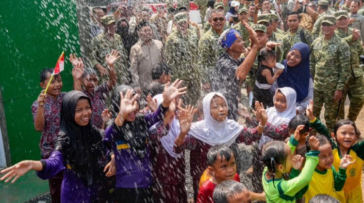 Pangkostrad Hadiri Peresmian Jembatan Garuda ke-2.500 dan Titik Air Bersih ke-3.000