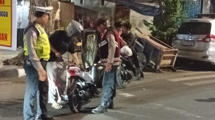 Polsek Senen Gelar Operasi Stasioner, Sasar Gangguan Kamtibmas di Kawasan Pasar Senen
