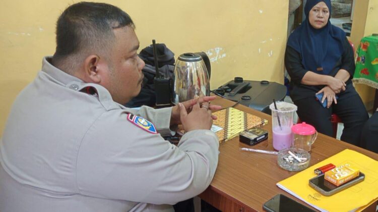 Bhabinkamtibmas Petamburan Monitoring Siskamling RW 01, Antisipasi Tawuran dan Kejahatan Jalanan