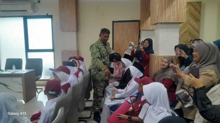 Peringati HUT RI Ke -81 Danramil 01/ Teluknaga Mayor Inf Zein Resmikan Lomba Pembacaan UUD 1945