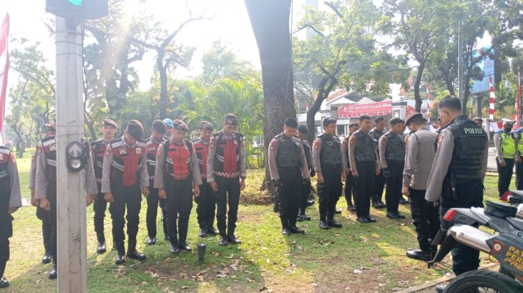 Pastikan Rangkaian Penurunan Bendera HUT RI ke-81 Berjalan Aman, Polsek Johar Baru Laksanakan Pengamanan di Istana Negara