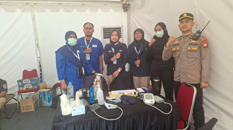 Pengamanan dan Pelayanan Polsek Johar Baru Pastikan Tenda Medis & Ambulans Siaga di Monas
