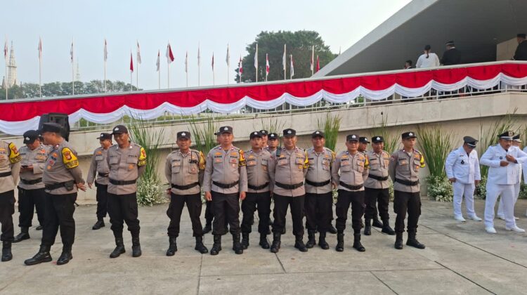 Bhabinkamtibmas Polsek Senen Ikuti Upacara HUT ke-81 RI di Lapangan Banteng
