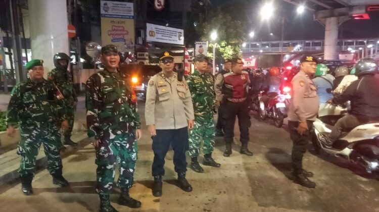 Koramil 02/Matraman Gelar Patroli/Siskamling Bersama Komduk Jaga Kamtibmas