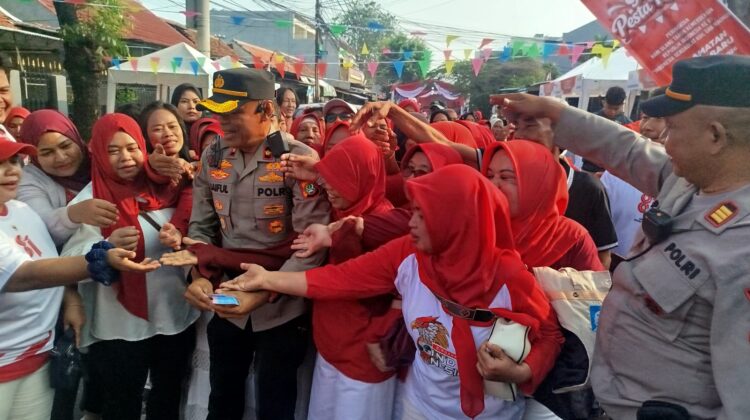 Jamuan Rakyat HUT RI ke-81 di Johar Baru, Warga Nikmati Sembako hingga 2 Ton Ikan Kembung