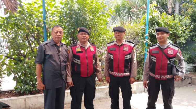 Patroli Jalan Kaki Samapta Polsek Sawah Besar Sasar Harco Mangga Dua, Perkuat Sinergi dengan Satpam