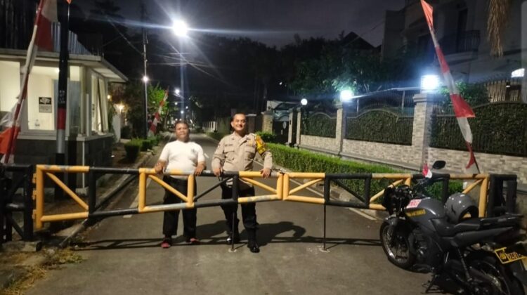 Cooling System Malam Hari, Polisi Sambangi Poskamling Menteng Cegah Geng Motor dan Kejahatan Dini Hari
