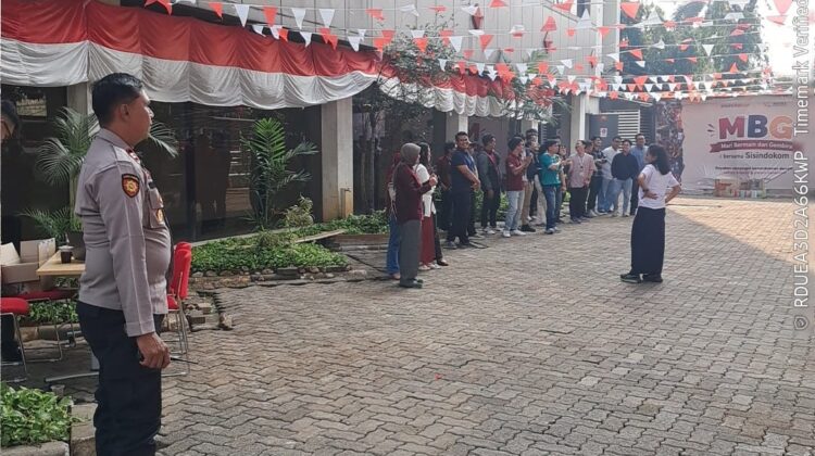 Polisi Pantau Pengamanan Lomba HUT RI ke-81 di Pegangsaan, Pastikan Perayaan Berlangsung Aman dan Meriah
