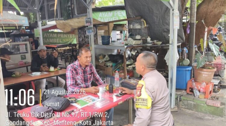 Sambangi Ketua RT, Bhabinkamtibmas Gondangdia Perkuat Deteksi Dini Kamtibmas