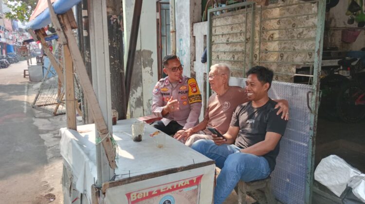 Bhabinkamtibmas Aktifkan Cooling System, Warga Kampung Rawa Diajak Tangkal Hoaks
