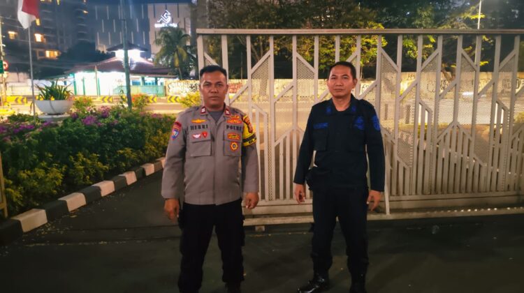 Bhabinkamtibmas Perkuat Siskamling dan Sinergi Warga Cegah Gangguan Kamtibmas di RT 05/02 Bendungan Hilir