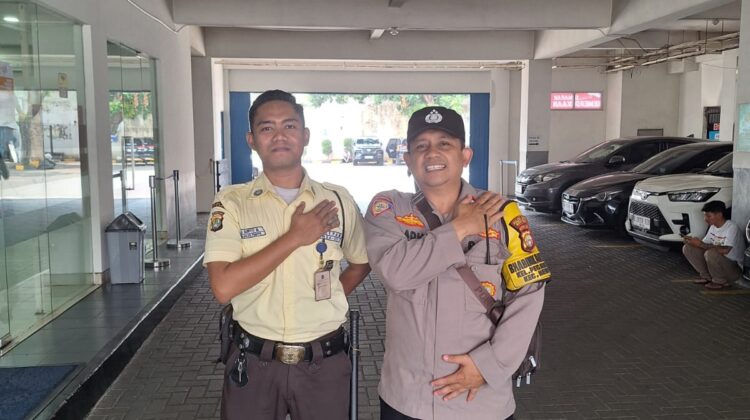 Deteksi Dini Gangguan Kamtibmas, Bhabinkamtibmas Sambangi Bank BCA Pegangsaan