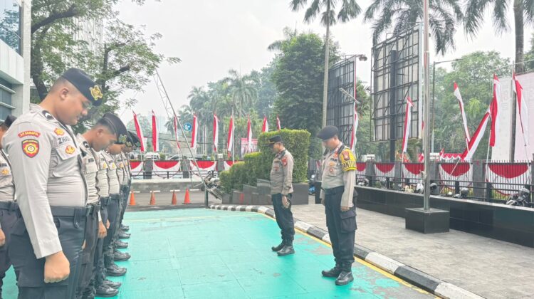 Polri Berikan Pelayanan dan Pengamanan Aksi Koalisi Pemuda Indonesia Timur di Kemendikti Saintek