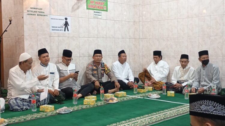 Bhabinkamtibmas Bersama Tiga Pilar Hadiri Maulid Nabi Muhammad SAW 1448 H di Masjid Nur At-Taqwa