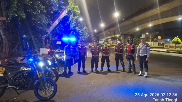 Patroli Dini Hari Polsek Johar Baru Antisipasi Kejahatan Jalanan dan Tawuran Warga