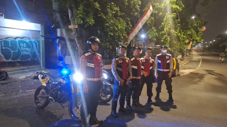 Patroli Mobile dan Strong Point Polsek Johar Baru Antisipasi 3C dan Tawuran Warga