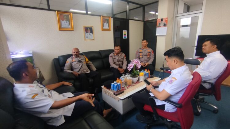 Perkuat Sinergi Tiga Pilar, Kapolsek Johar Baru Silaturahmi dengan Camat Bahas Kamtibmas