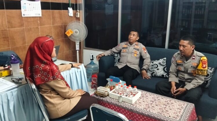 Jaga Pelajar Tetap Fokus Belajar, Polres Metro Jakarta Pusat Sambangi SMP YWPM Tanah Tinggi