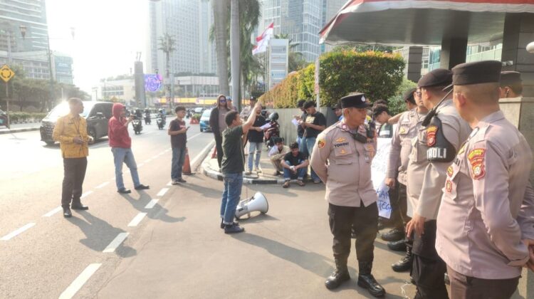 Polisi Kawal Aksi Mahasiswa di Kantor Harum Energy, Pengamanan Dikedepankan Humanis