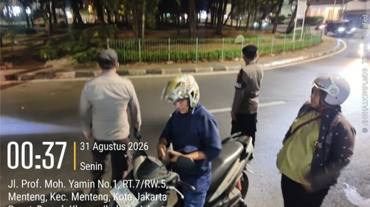 Dini Hari, Polsek Metro Menteng Perketat Pemeriksaan Kendaraan di Depan Mako Menteng
