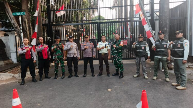 Tiga Pilar Polsek Metro Tanah Abang Gelar Patroli Gabungan Sore Hari, Antisipasi Gangguan Kamtibmas dan Kejahatan Jalanan