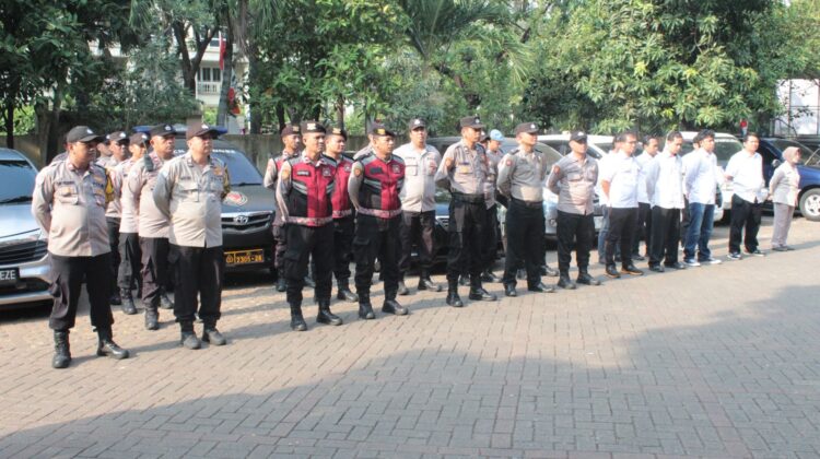 Apel Pagi Jam Pimpinan, Kapolsek Kemayoran Tekankan Anggota Hadir, Peduli dan Responsif terhadap Masyarakat