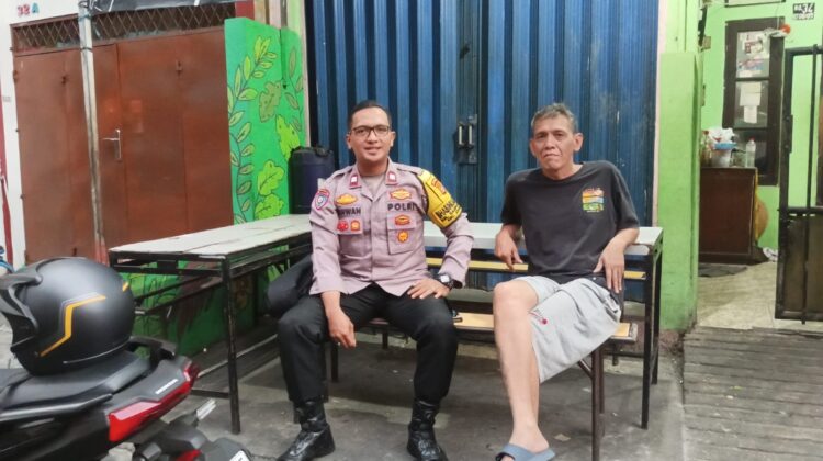 Perkuat Keamanan Lingkungan, Polisi Sambangi Warga RT 06 RW 05 Kampung Rawa