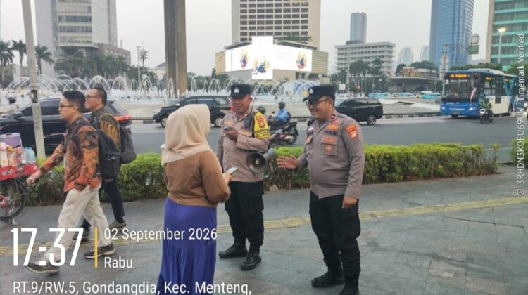 Polisi Ingatkan Warga Waspada Copet dan Jambret Saat Menggunakan HP di Trotoar Thamrin