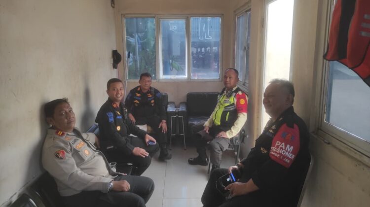 Polsek Senen Sambangi Stasiun Pasar Senen, Dialog Antisipasi Curanmor hingga Tawuran