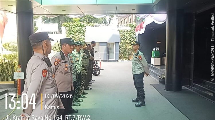 Polisi Gelar Apel Pengamanan Unjuk Rasa di Kantor Pegadaian Kramat Raya