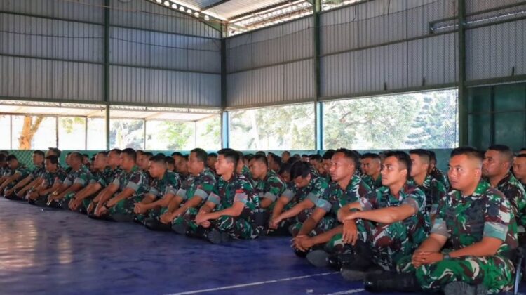 Dari Papua, Danbrigif 18/Trisula Sampaikan Arahan dan Motivasi kepada Prajurit melalui Vicon