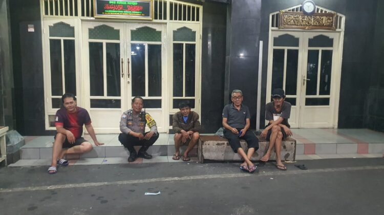 Sambangi Rumah Warga, Polisi Perkuat Gembok Kamtibmas Cegah Curanmor di Pasar Baru