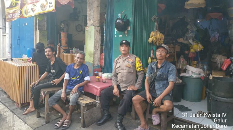 Bhabinkamtibmas Ajak Warga Galur Waspada, Tamu Wajib Lapor untuk Jaga Keamanan Lingkungan