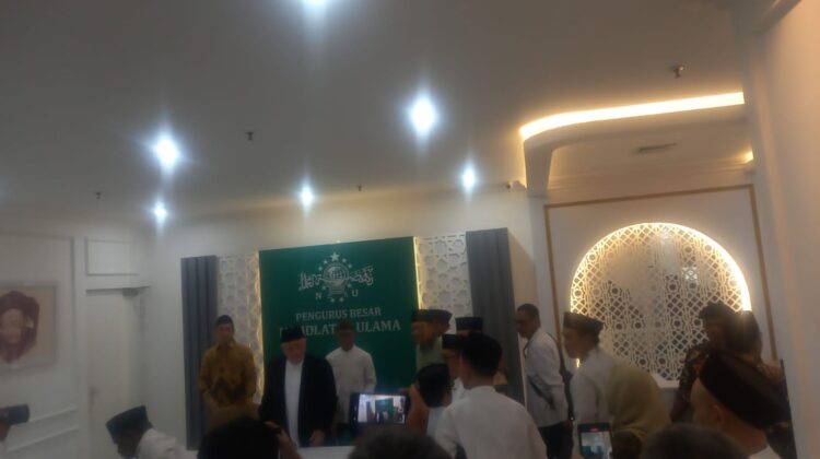 Bhabinkamtibmas Kenari Pantau Aktivitas di PBNU dan Bubaran Siswa SMAN 68