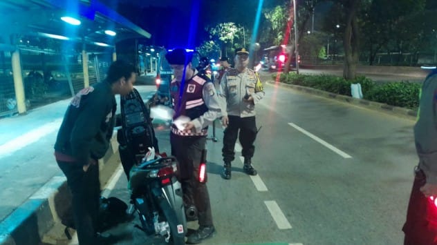 Razia Dini Hari, Polsek Cempaka Putih Perketat Antisipasi Kejahatan Jalanan