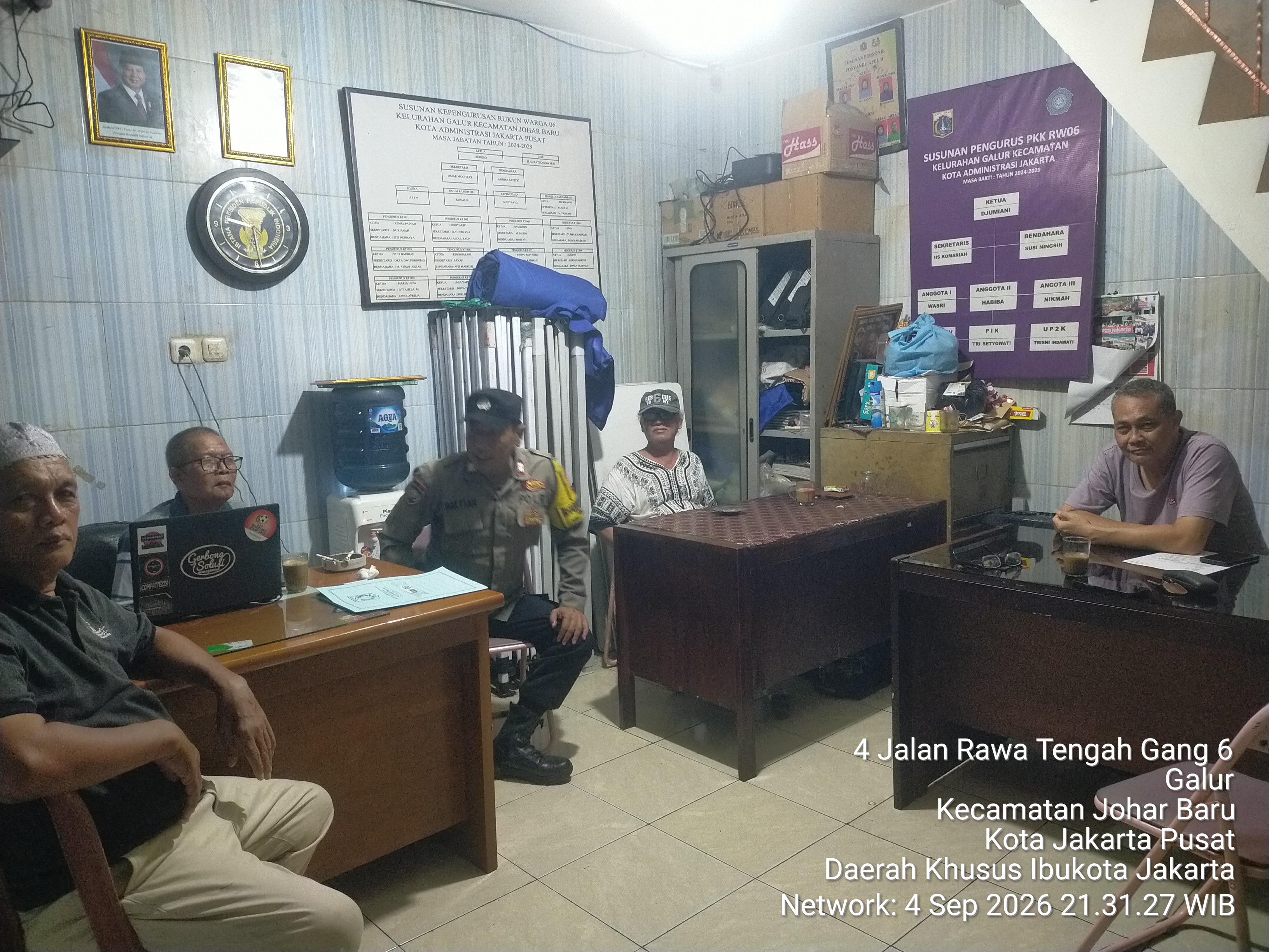 Polisi dan Warga Galur Perkuat Sinergi Jaga Kamtibmas di Pos Kamling