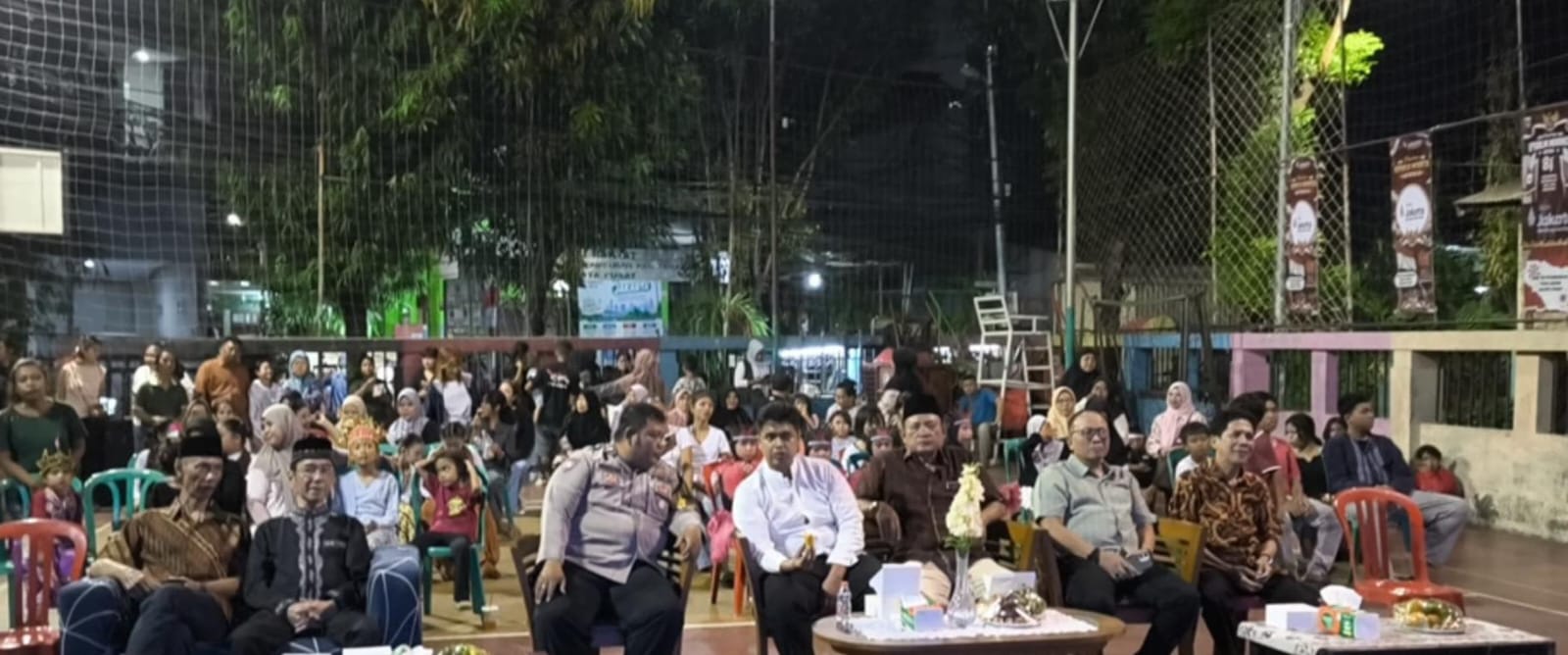 Semarak HUT RI ke-81, Bhabinkamtibmas Petamburan Bersama Tiga Pilar Hadiri Malam Puncak Perayaan Warga RW 06 dan RW 07